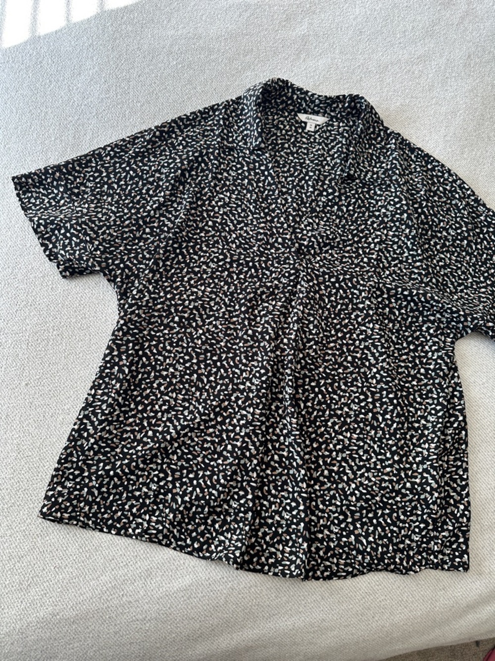 ✨3/$30✨ Black Short Sleeve Blouse with Micro Print and Johnnny Collar